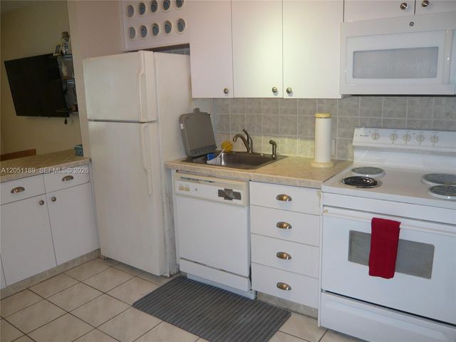 3300 N Surf Rd 9A, Hollywood, FL 33019