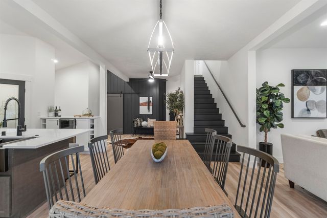 1922 N Donwood Ln, Greenacres, WA 99016