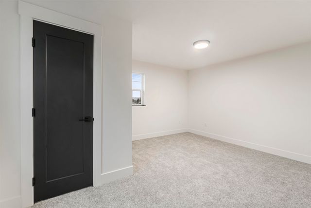 1922 N Donwood Ln, Greenacres, WA 99016