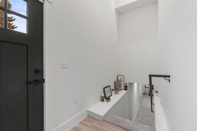 1922 N Donwood Ln, Greenacres, WA 99016