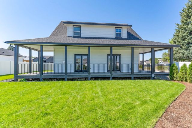 1922 N Donwood Ln, Greenacres, WA 99016