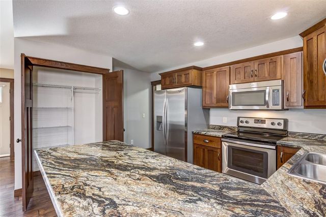 617 Blue Karner Drive, Altoona, WI 54720