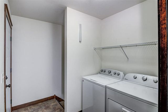 617 Blue Karner Drive, Altoona, WI 54720