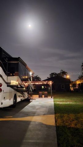 1098 MOTORCOACH DRIVE, Polk City, FL 33868