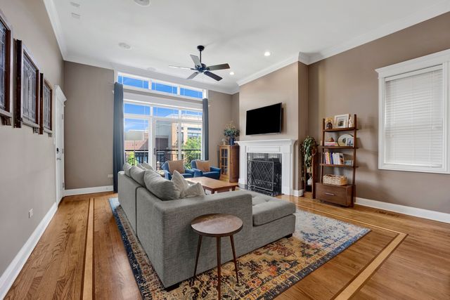 2049 W Belmont Avenue 4, Chicago, IL 60618