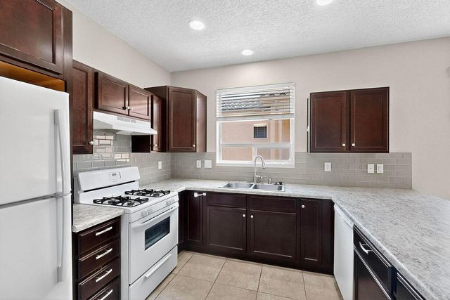 6736 Tempe Avenue NW, Albuquerque, NM 87114