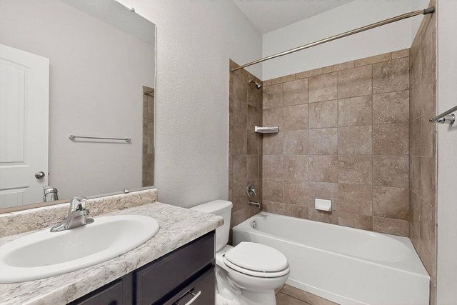 6736 Tempe Avenue NW, Albuquerque, NM 87114