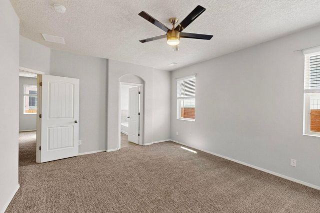 6736 Tempe Avenue NW, Albuquerque, NM 87114