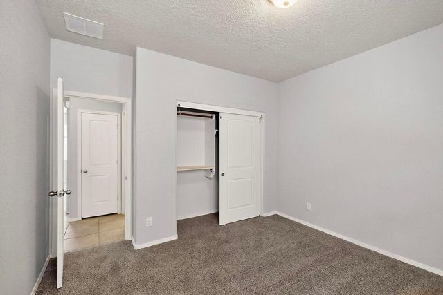 6736 Tempe Avenue NW, Albuquerque, NM 87114