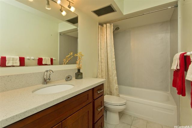 430 Keoniana Street 104, Honolulu, HI 96815