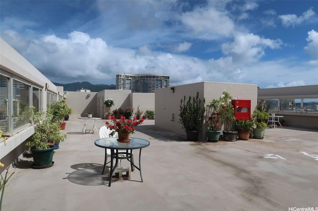 430 Keoniana Street 104, Honolulu, HI 96815