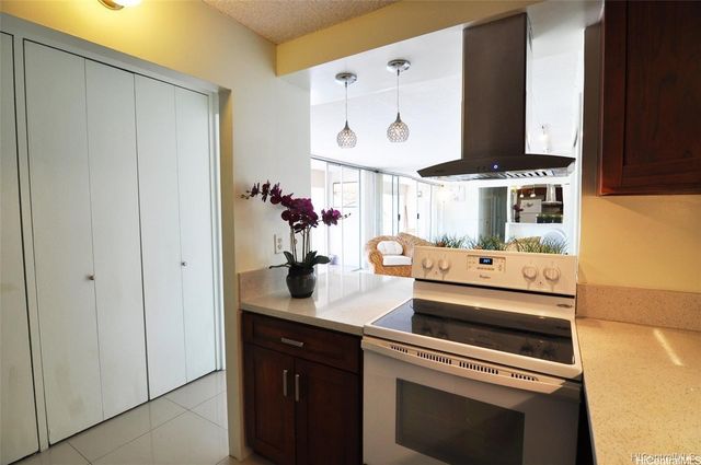 430 Keoniana Street 104, Honolulu, HI 96815