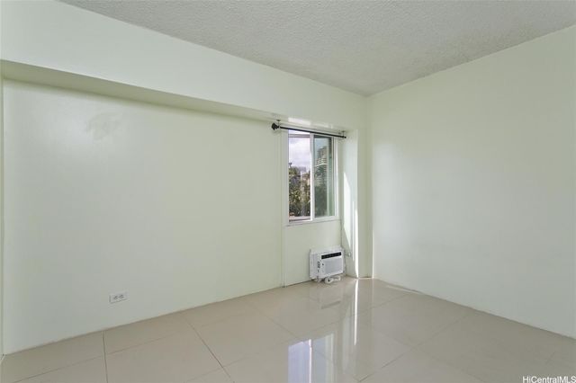 430 Keoniana Street 104, Honolulu, HI 96815