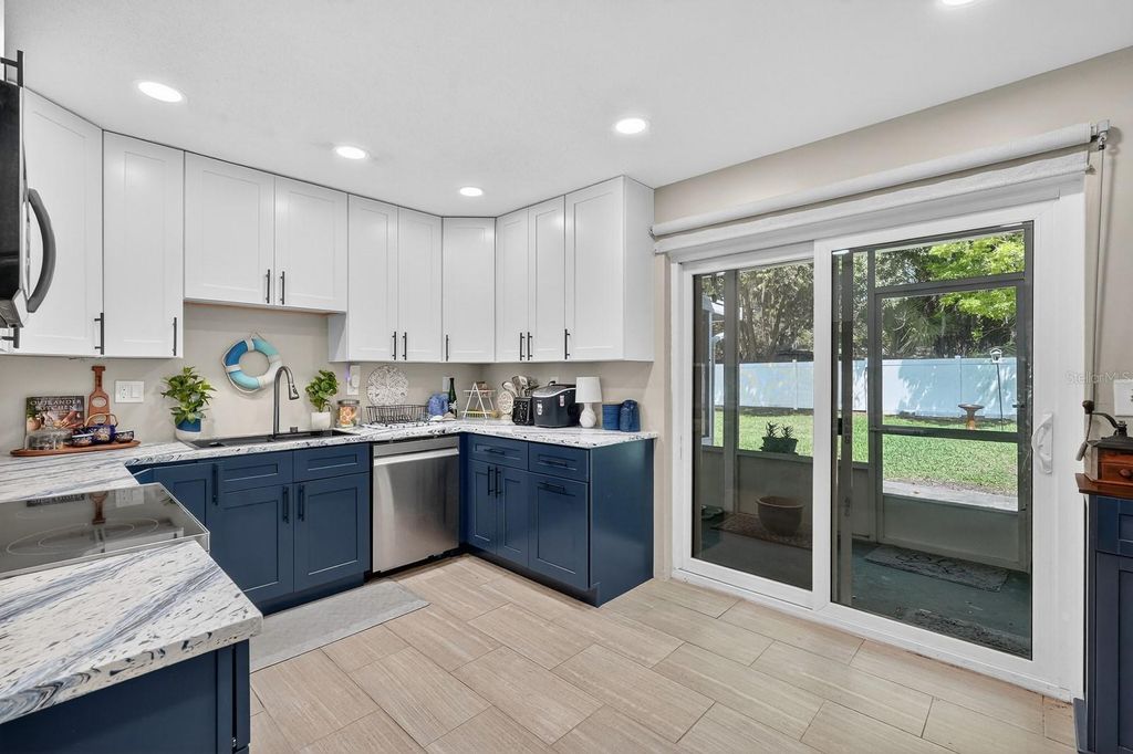 Image 11 of property listing at 327 LONDON ROAD, Daytona Beach, FL 32117