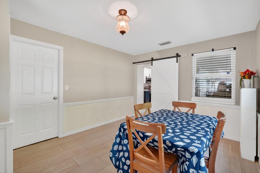 Image 13 of property listing at 327 LONDON ROAD, Daytona Beach, FL 32117