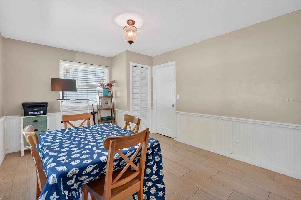 Image 14 of property listing at 327 LONDON ROAD, Daytona Beach, FL 32117