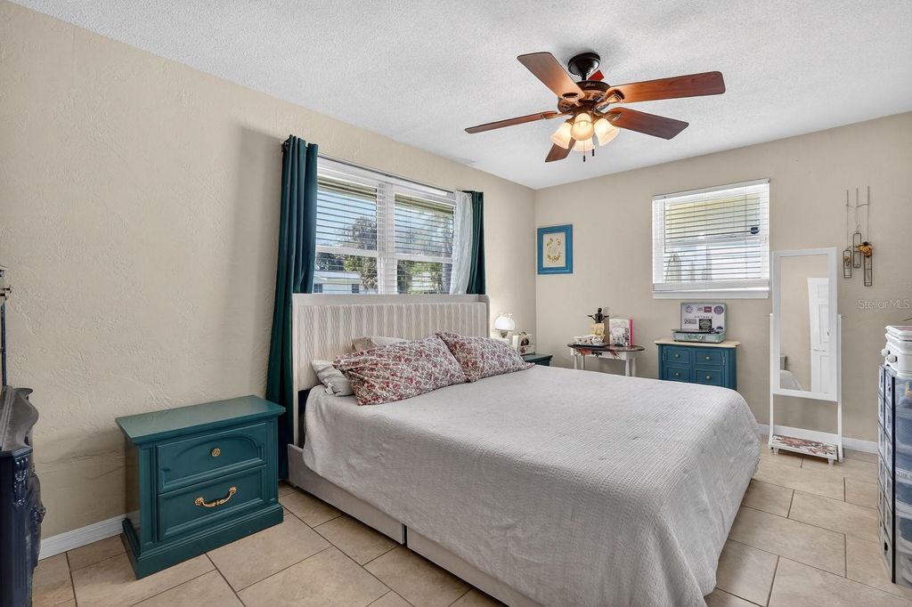 Image 15 of property listing at 327 LONDON ROAD, Daytona Beach, FL 32117
