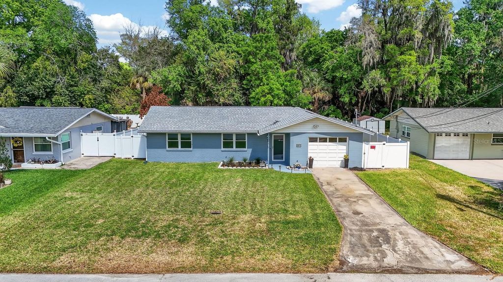 Image 26 of property listing at 327 LONDON ROAD, Daytona Beach, FL 32117