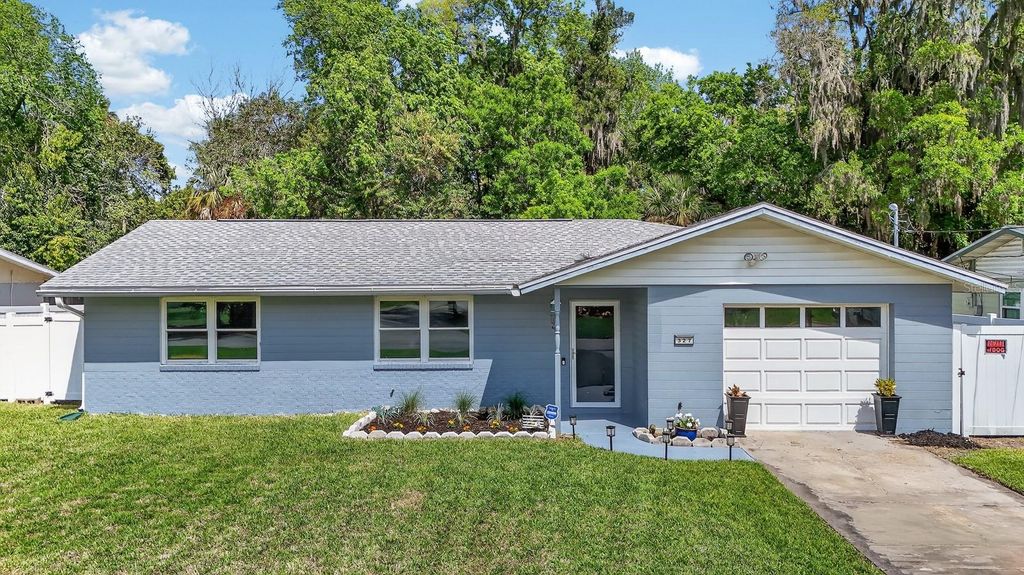 Image 27 of property listing at 327 LONDON ROAD, Daytona Beach, FL 32117