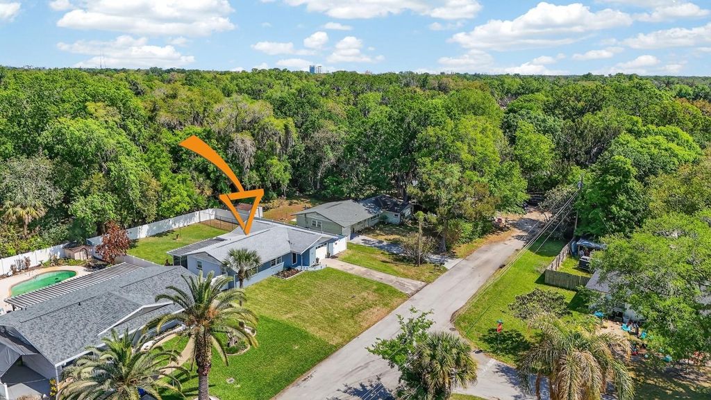 Image 33 of property listing at 327 LONDON ROAD, Daytona Beach, FL 32117