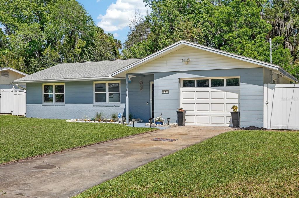 Image 39 of property listing at 327 LONDON ROAD, Daytona Beach, FL 32117