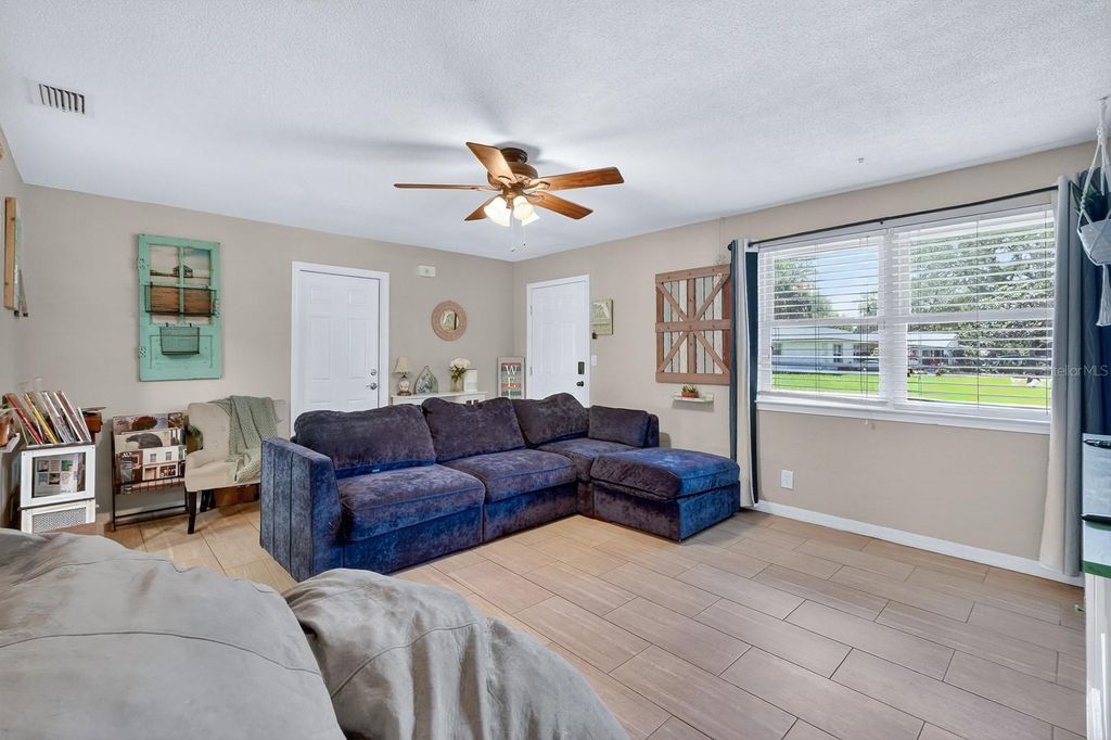 Image 5 of property listing at 327 LONDON ROAD, Daytona Beach, FL 32117