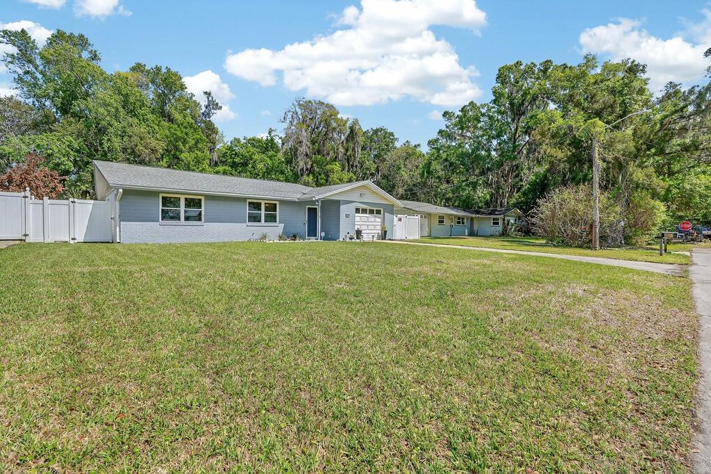 Image 42 of property listing at 327 LONDON ROAD, Daytona Beach, FL 32117