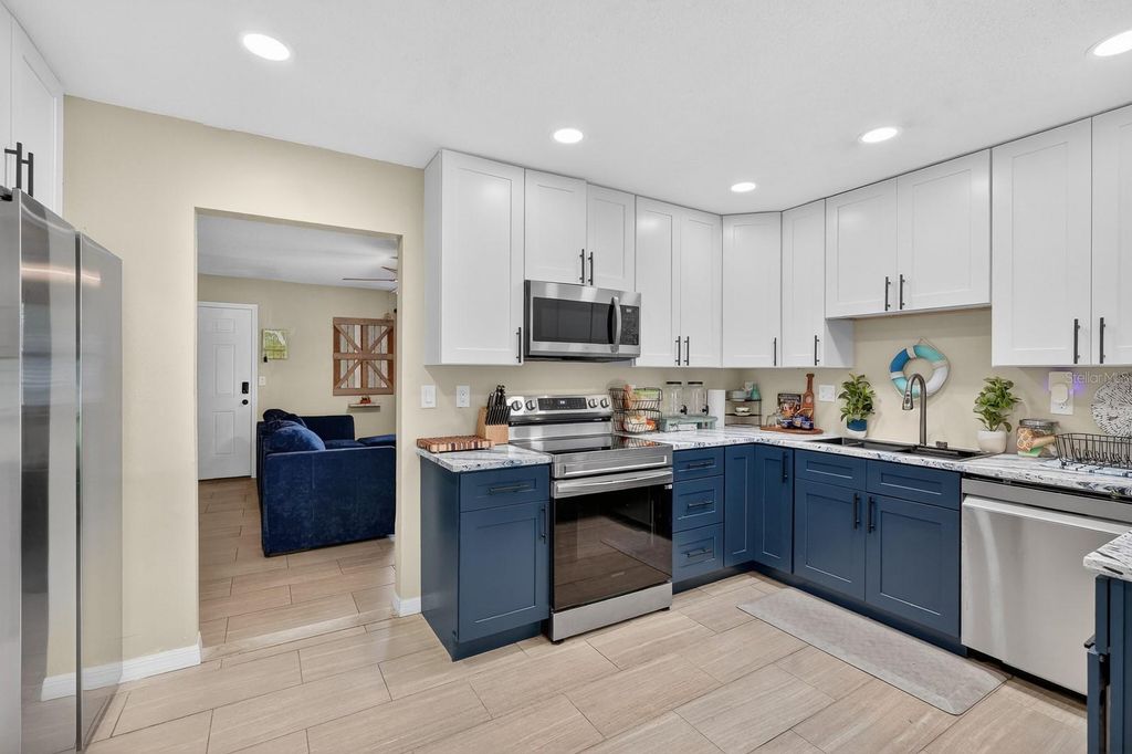 Image 8 of property listing at 327 LONDON ROAD, Daytona Beach, FL 32117