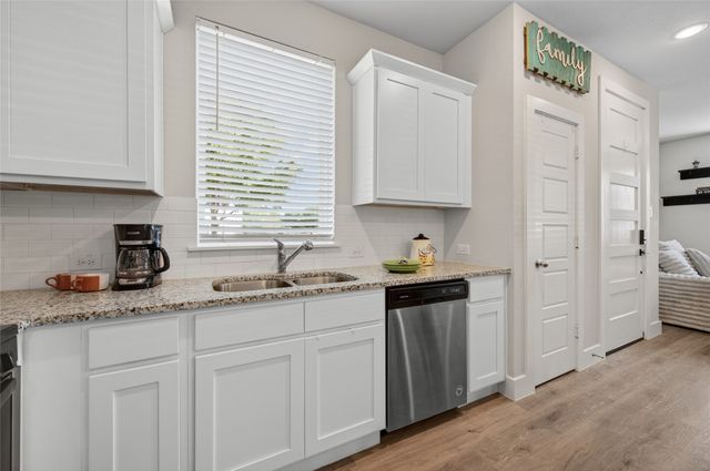 7696 Resting Mews, North Richland Hills, TX 76182