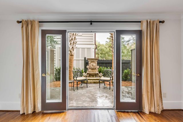 16 Logan Street B, Charleston, SC 29401
