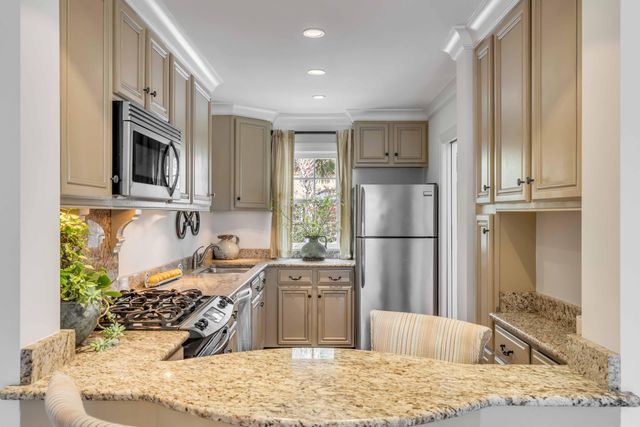 16 Logan Street B, Charleston, SC 29401