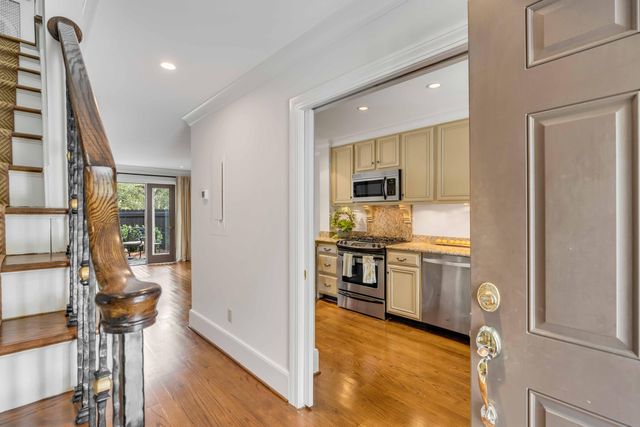 16 Logan Street B, Charleston, SC 29401