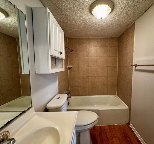 8905 Parkfield DR 203, Austin, TX 78758