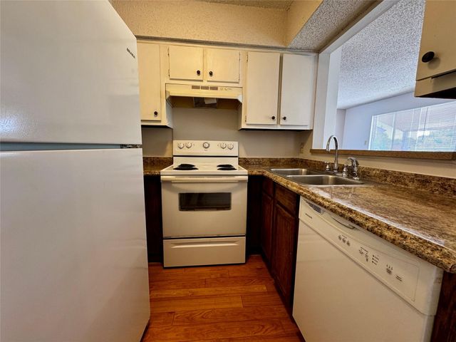 8905 Parkfield DR 203, Austin, TX 78758