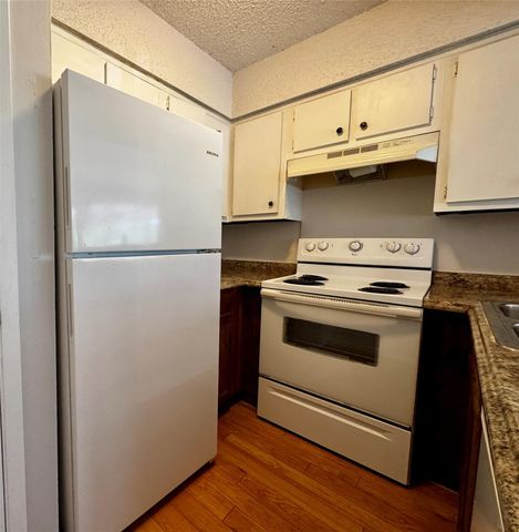 8905 Parkfield DR 203, Austin, TX 78758