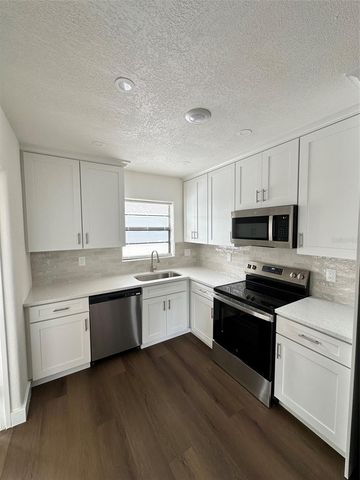 2001 30TH STREET S, St Petersburg, FL 33712