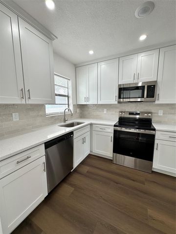 2001 30TH STREET S, St Petersburg, FL 33712