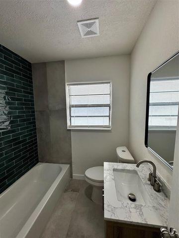 2001 30TH STREET S, St Petersburg, FL 33712