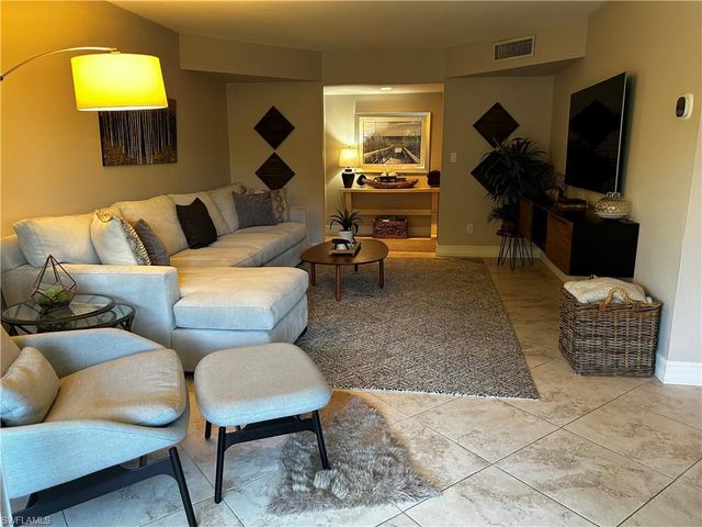 208 Bob O Link WAY # 208B, Naples, FL 34105