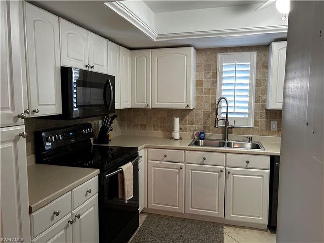 208 Bob O Link WAY # 208B, Naples, FL 34105