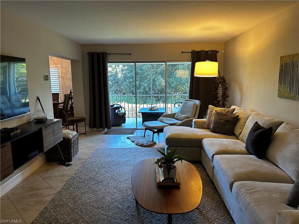 208 Bob O Link WAY # 208B, Naples, FL 34105