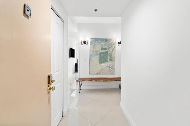 19999 E Country Club Drive 1108, Aventura, FL 33180