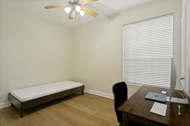 412 S Hampton Court, Lewisville, TX 75056