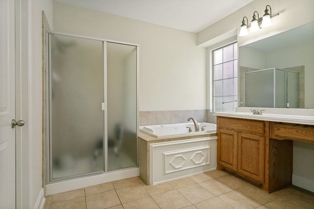 412 S Hampton Court, Lewisville, TX 75056