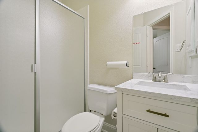 412 S Hampton Court, Lewisville, TX 75056
