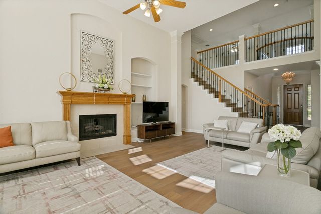 412 S Hampton Court, Lewisville, TX 75056