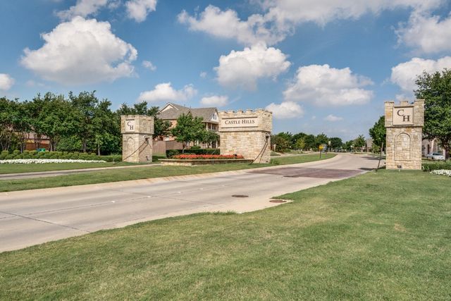 412 S Hampton Court, Lewisville, TX 75056