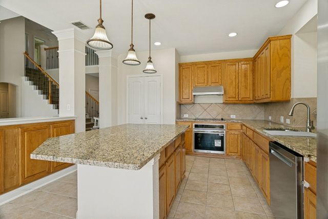 412 S Hampton Court, Lewisville, TX 75056