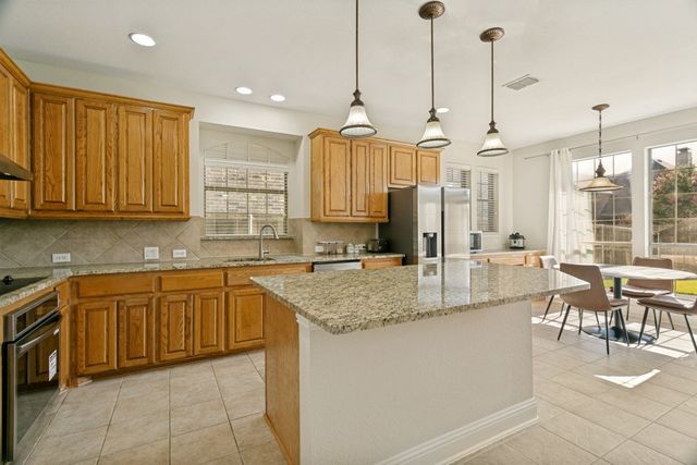 412 S Hampton Court, Lewisville, TX 75056