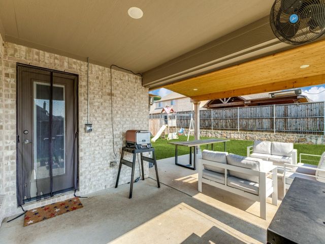 1337 Arrowwood Drive, Aubrey, TX 76227